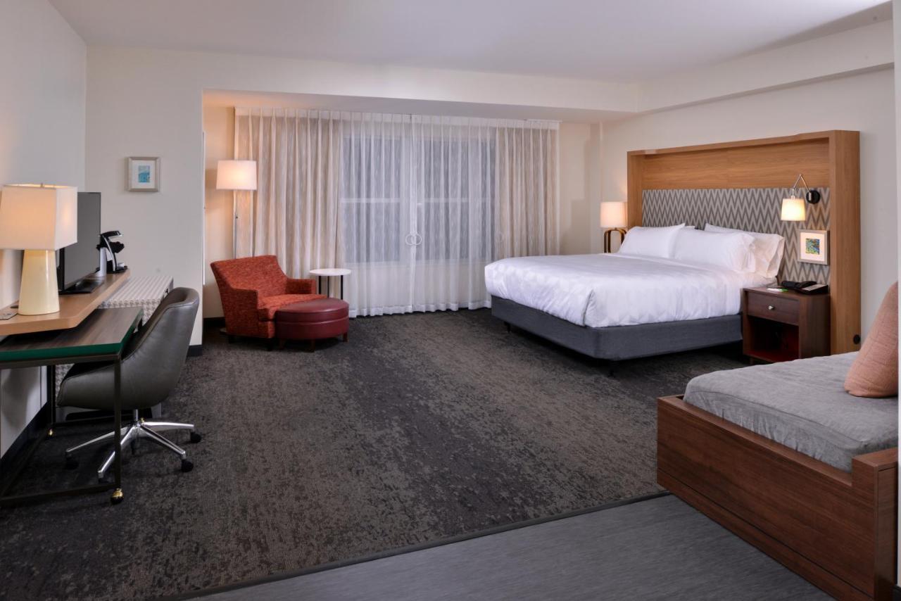 Holiday Inn & Suites - Farmington Hills - Detroit Nw By Ihg Экстерьер фото